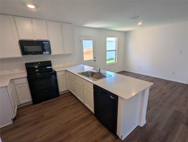 583 Commander Abbott DR, Jarrell, TX 76537