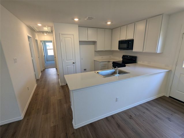 583 Commander Abbott DR, Jarrell, TX 76537