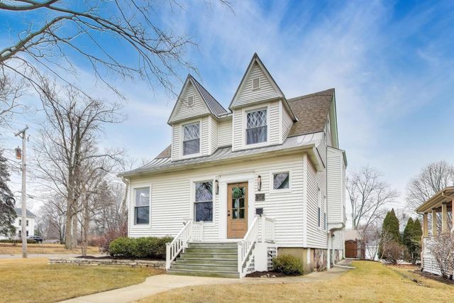 520 S Wheaton Avenue, Wheaton, IL 60187