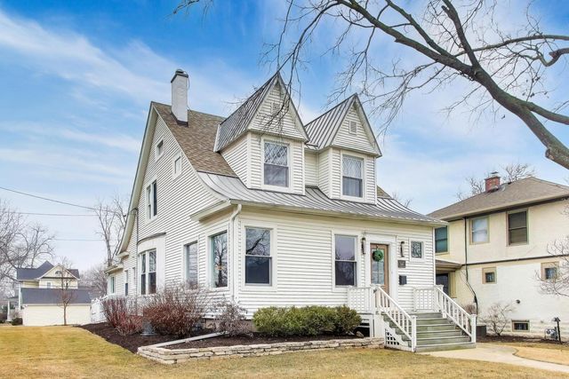 520 S Wheaton Avenue, Wheaton, IL 60187