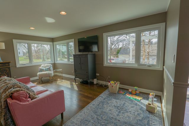 520 S Wheaton Avenue, Wheaton, IL 60187