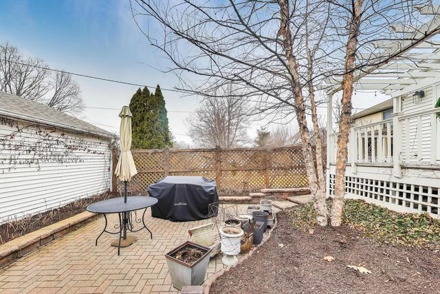 520 S Wheaton Avenue, Wheaton, IL 60187