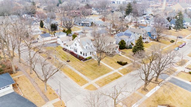 520 S Wheaton Avenue, Wheaton, IL 60187