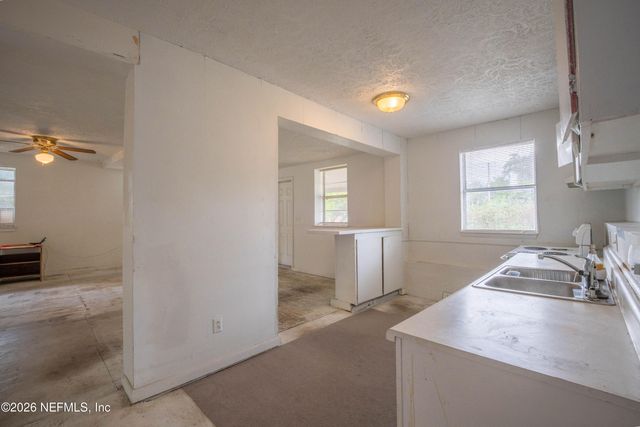 165 N CYPRESS Avenue, Green Cove Springs, FL 32043