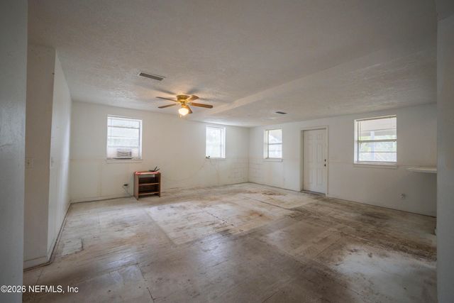 165 N CYPRESS Avenue, Green Cove Springs, FL 32043