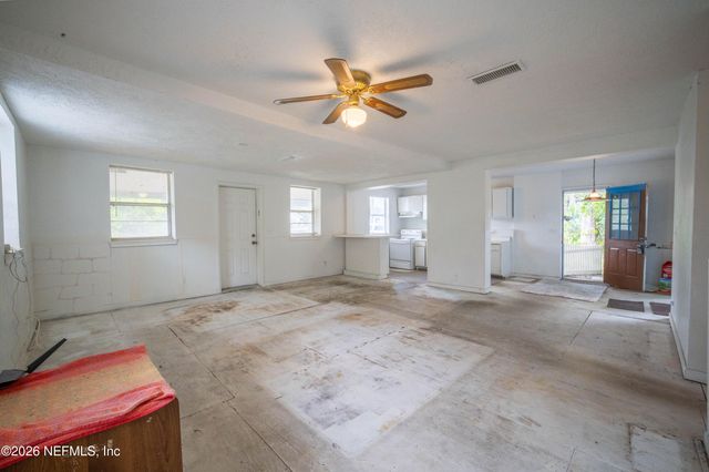 165 N CYPRESS Avenue, Green Cove Springs, FL 32043