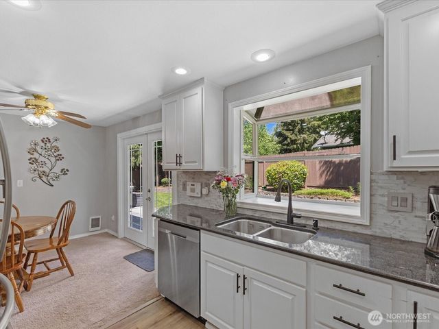 27616 NE 142nd Place, Duvall, WA 98019