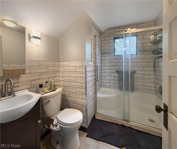 33 Henry Street, Berea, OH 44017