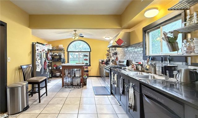 33 Henry Street, Berea, OH 44017