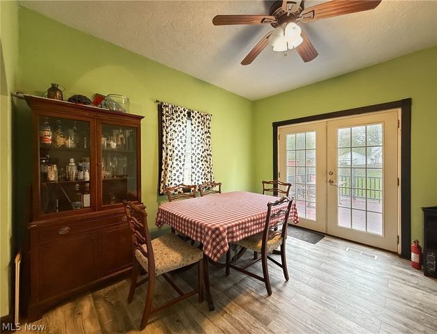 33 Henry Street, Berea, OH 44017