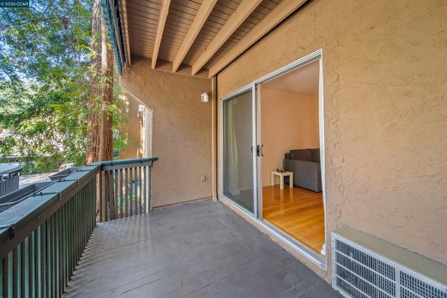 150 Sharene Ln 109, Walnut Creek, CA 94596