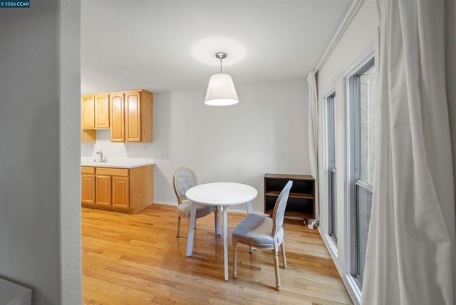 150 Sharene Ln 109, Walnut Creek, CA 94596