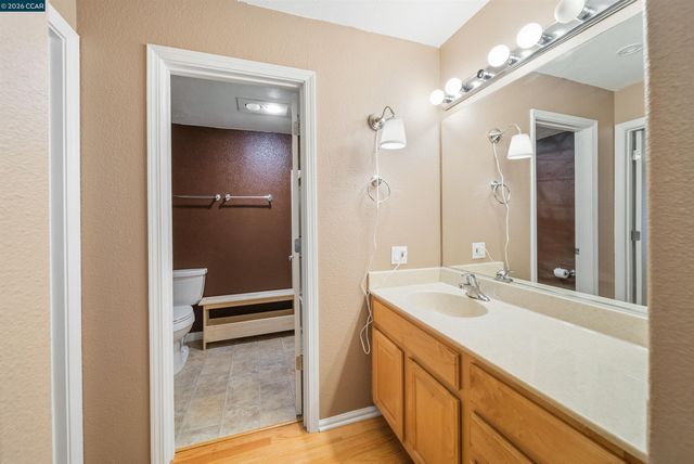 150 Sharene Ln 109, Walnut Creek, CA 94596