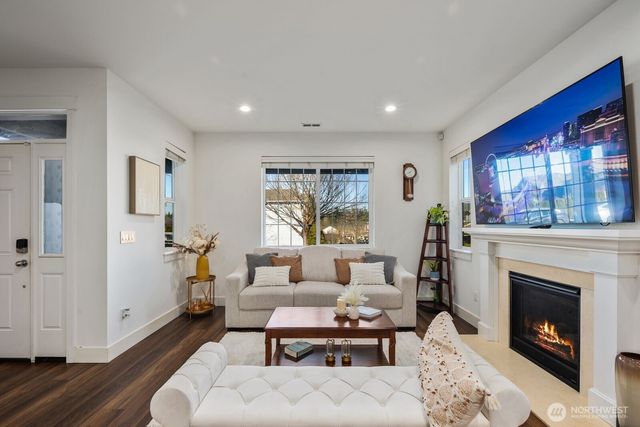 35121 SE Terrace Street, Snoqualmie, WA 98065