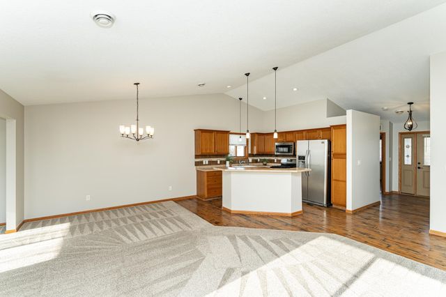 948 Southern Ridge Drive SW, Rochester, MN 55902