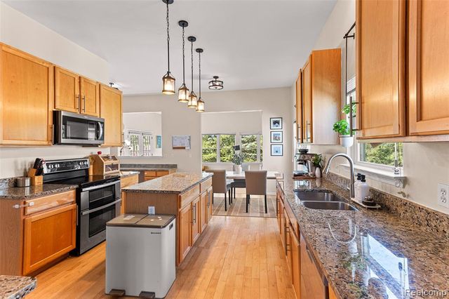 1484 Chapleau Drive, Ann Arbor, MI 48103