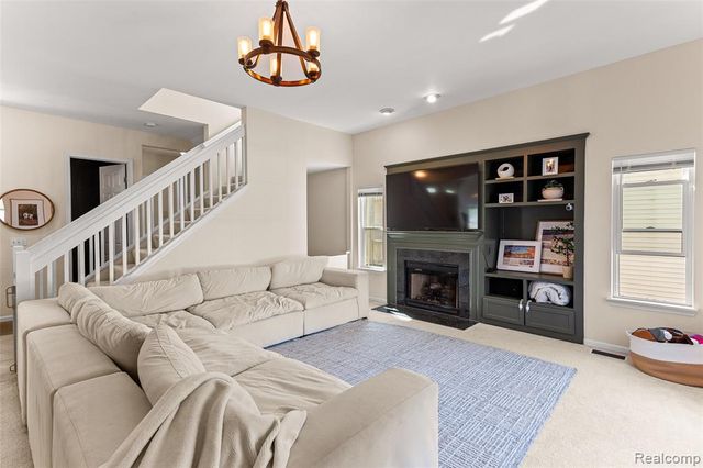 1484 Chapleau Drive, Ann Arbor, MI 48103