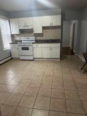 44 Trescott St 1, Taunton, MA 02780