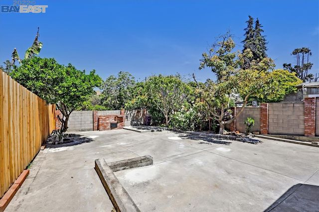 2036 E 20th Street, Oakland, CA 94606