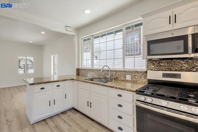 2036 E 20th Street, Oakland, CA 94606