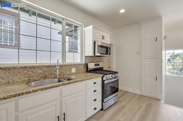 2036 E 20th Street, Oakland, CA 94606