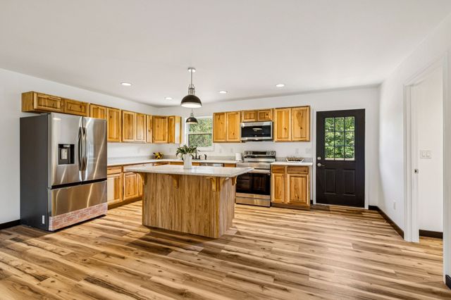 233 Ralph Spivey Ln, Gainesboro, TN 38562