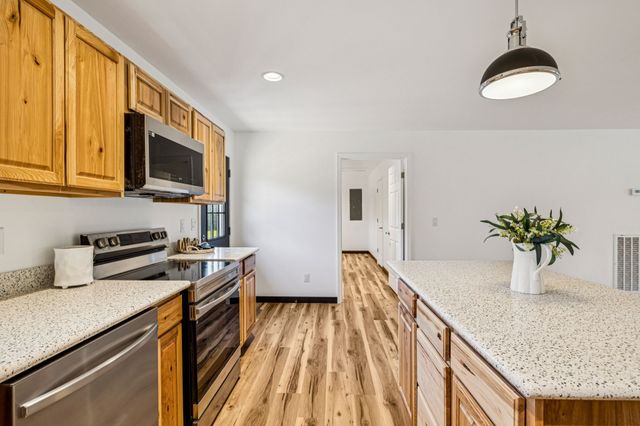 233 Ralph Spivey Ln, Gainesboro, TN 38562