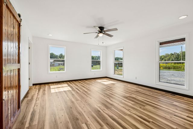 233 Ralph Spivey Ln, Gainesboro, TN 38562