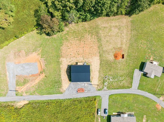 233 Ralph Spivey Ln, Gainesboro, TN 38562