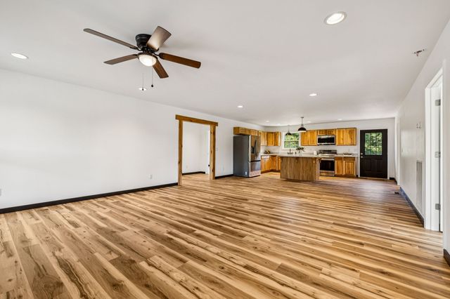 233 Ralph Spivey Ln, Gainesboro, TN 38562