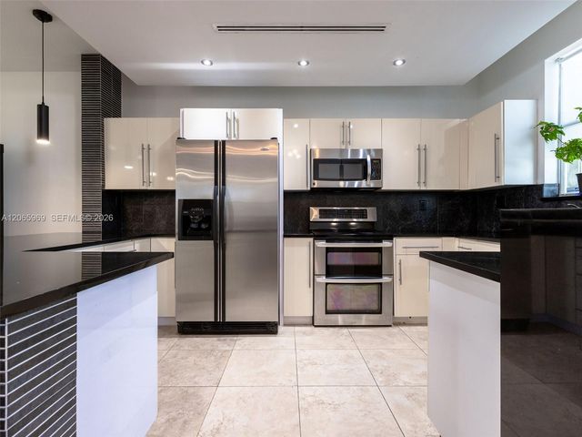 11406 NW 76th Terrace 11406, Doral, FL 33178