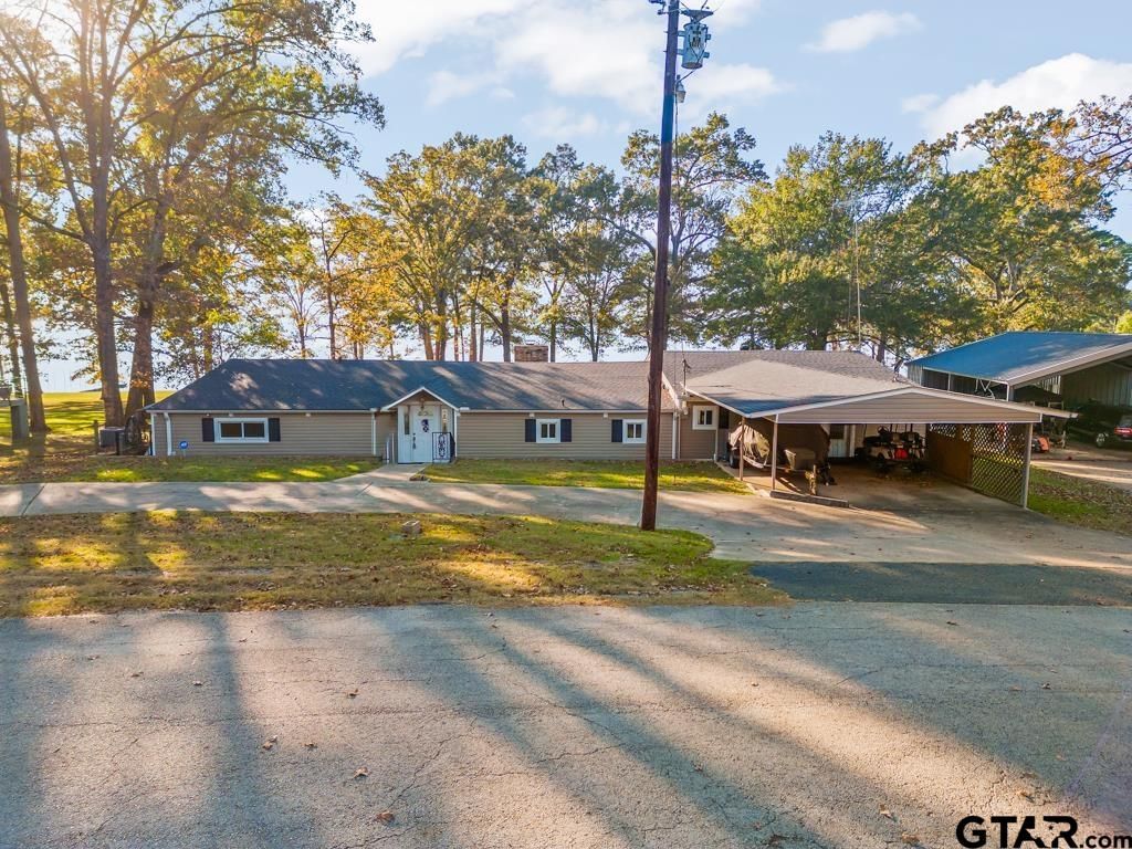 526 Shadywood Lane, Avinger, TX 75630