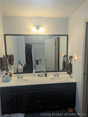 5260 W Quail Run Lane, Madison, IN 47250