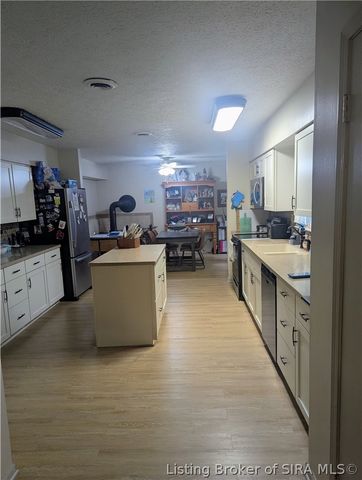 5260 W Quail Run Lane, Madison, IN 47250