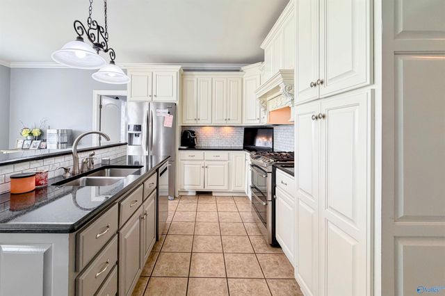 3100 Table Rock Drive SW, Hartselle, AL 35640