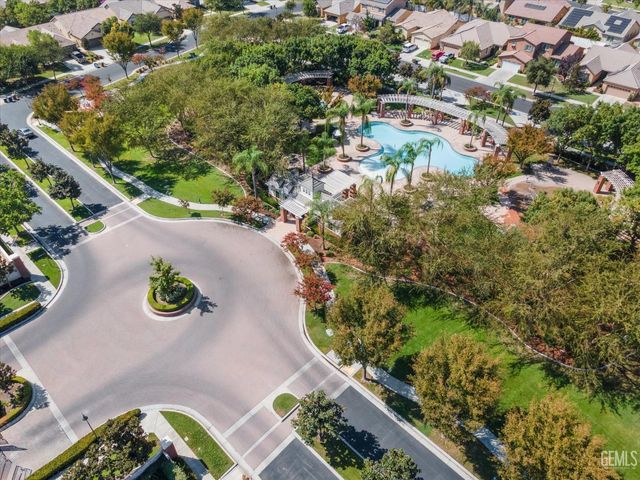 203 White Alder Drive, Bakersfield, CA 93314
