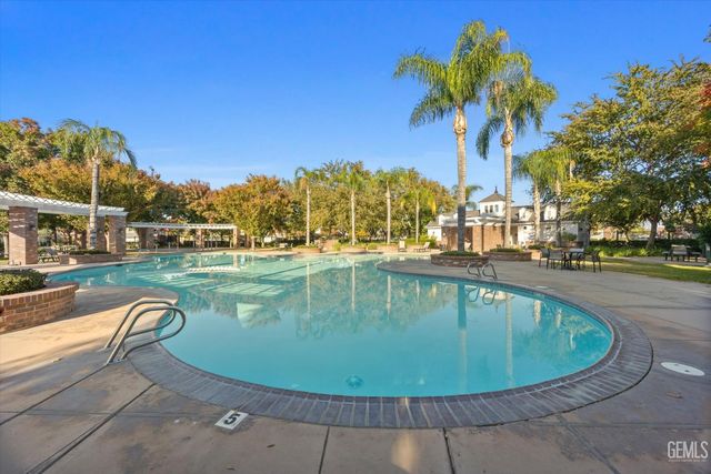 203 White Alder Drive, Bakersfield, CA 93314