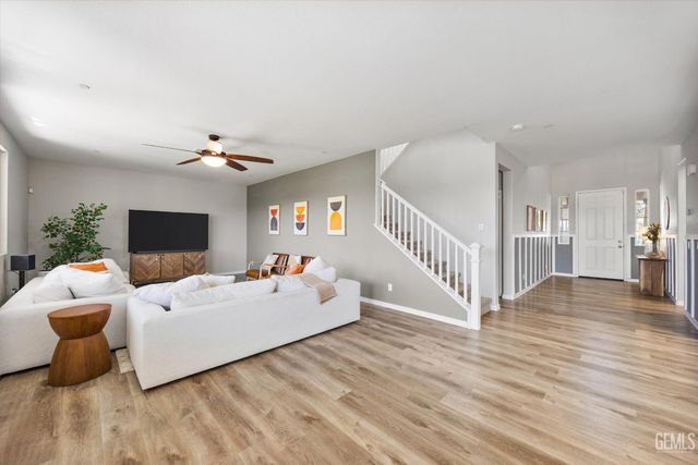 203 White Alder Drive, Bakersfield, CA 93314