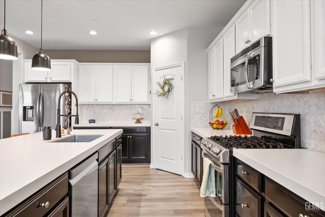 203 White Alder Drive, Bakersfield, CA 93314