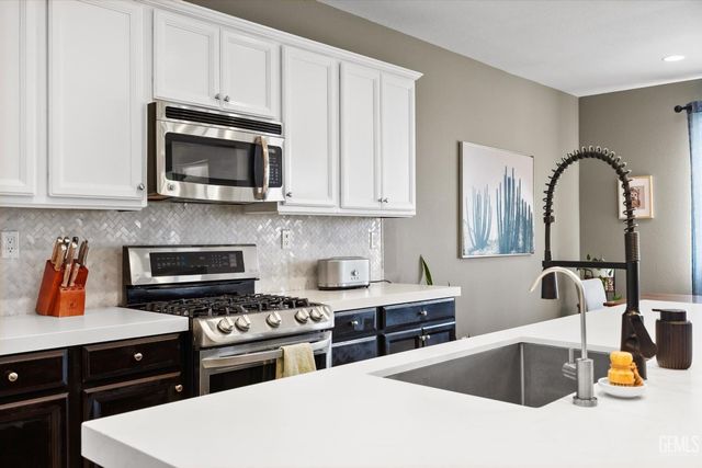 203 White Alder Drive, Bakersfield, CA 93314