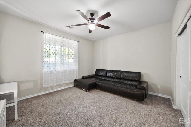 203 White Alder Drive, Bakersfield, CA 93314