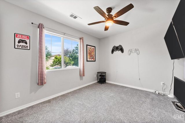 203 White Alder Drive, Bakersfield, CA 93314