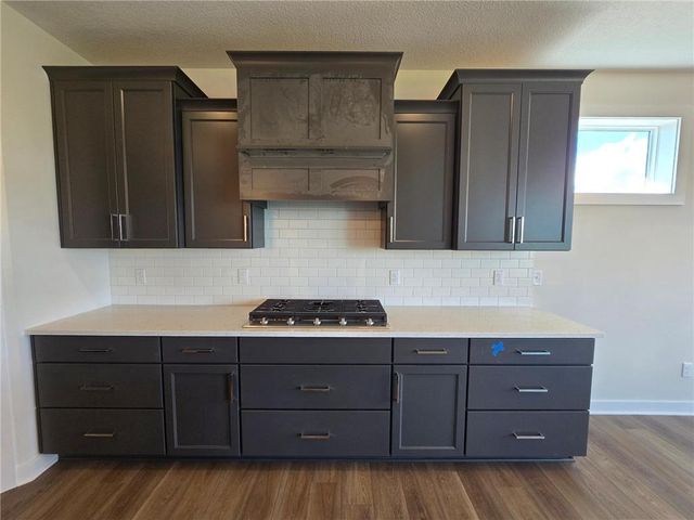 1587 Creekwood Drive, New Richmond, WI 54017