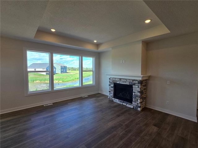 1587 Creekwood Drive, New Richmond, WI 54017