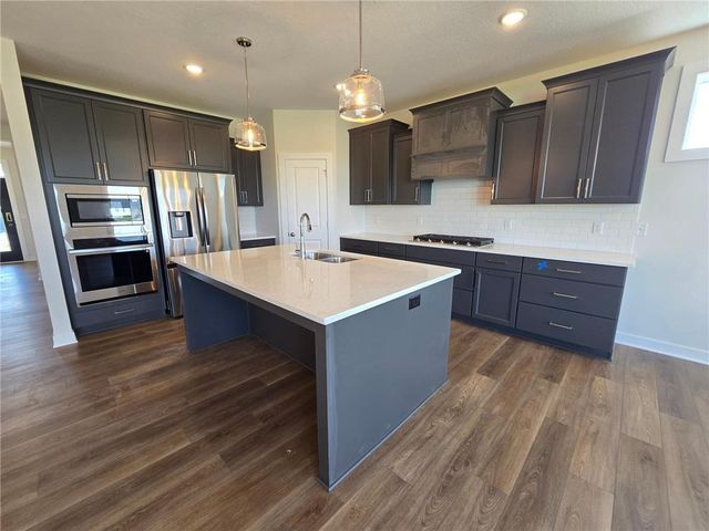 1587 Creekwood Drive, New Richmond, WI 54017