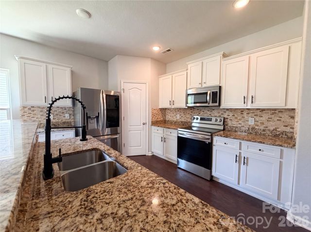 4034 Rosfield Drive, Charlotte, NC 28214