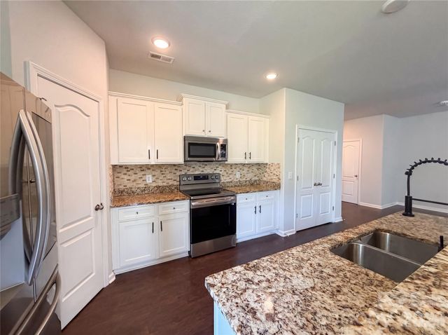 4034 Rosfield Drive, Charlotte, NC 28214