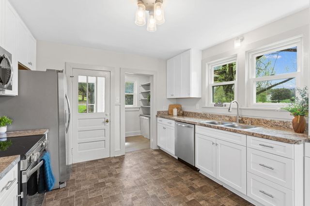 12204 DAPHNA RD, Broadway, VA 22815