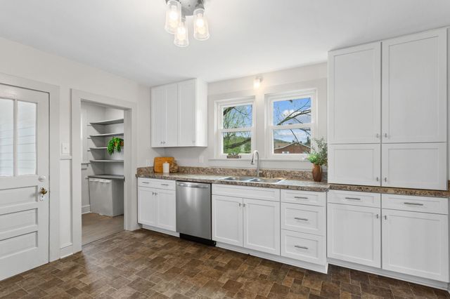 12204 DAPHNA RD, Broadway, VA 22815