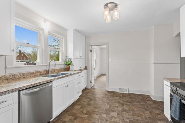 12204 DAPHNA RD, Broadway, VA 22815